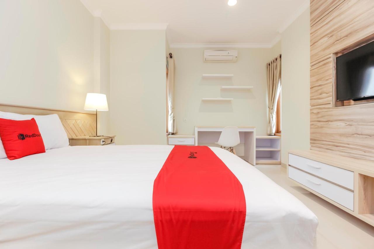 Reddoorz Premium Near Ragunan Zoo 2 Jakarta Eksteriør bilde