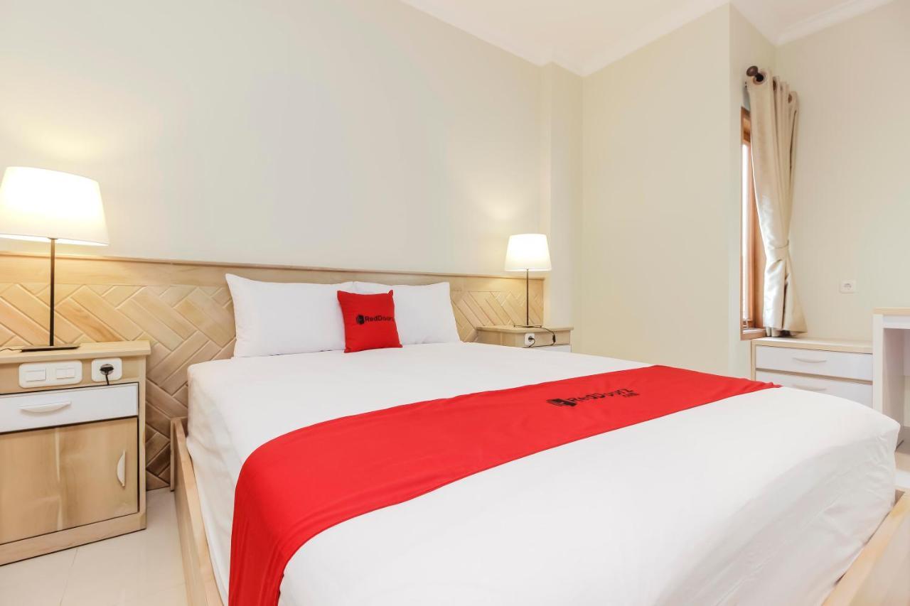 Reddoorz Premium Near Ragunan Zoo 2 Jakarta Eksteriør bilde