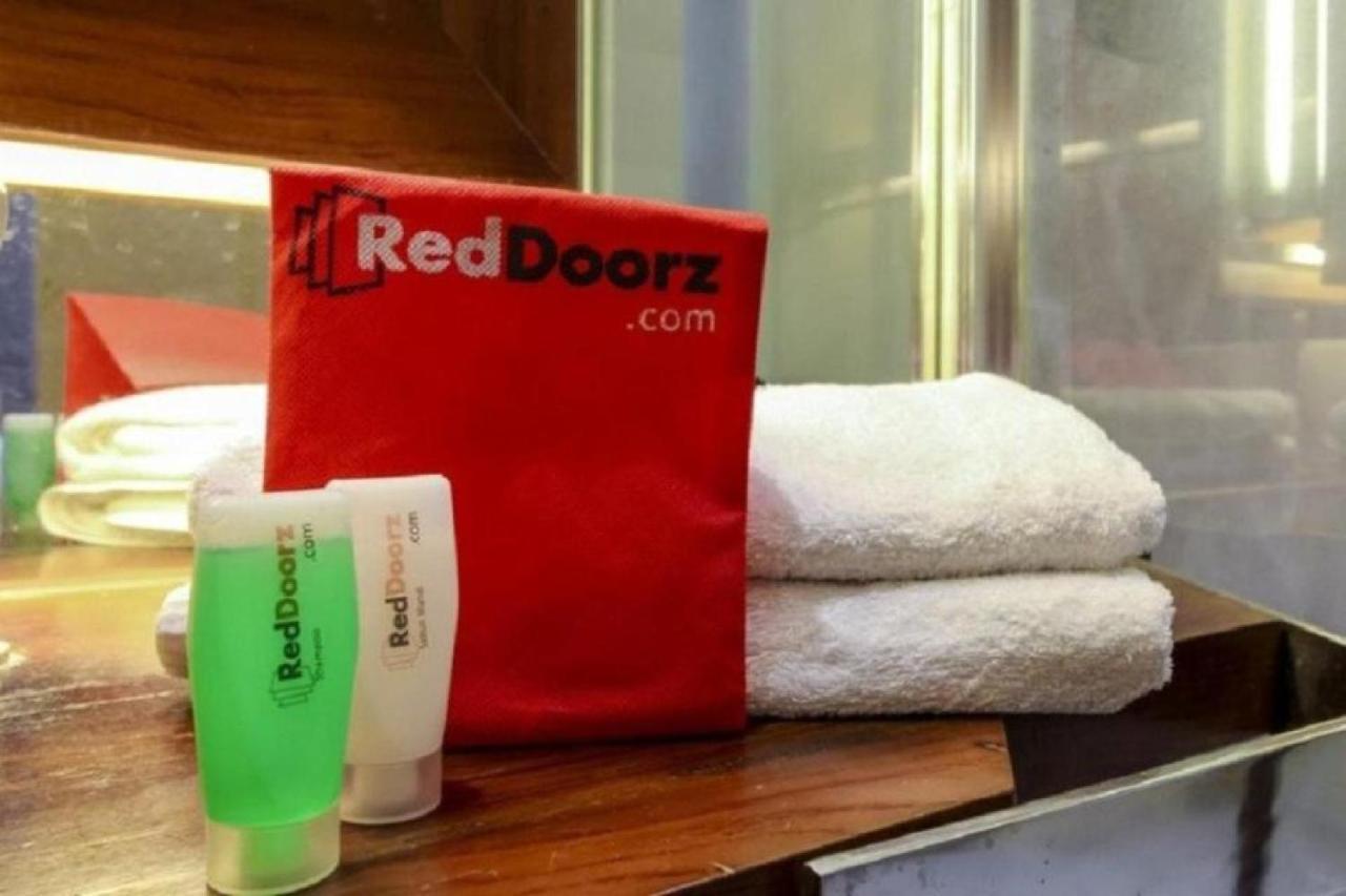 Reddoorz Premium Near Ragunan Zoo 2 Jakarta Eksteriør bilde